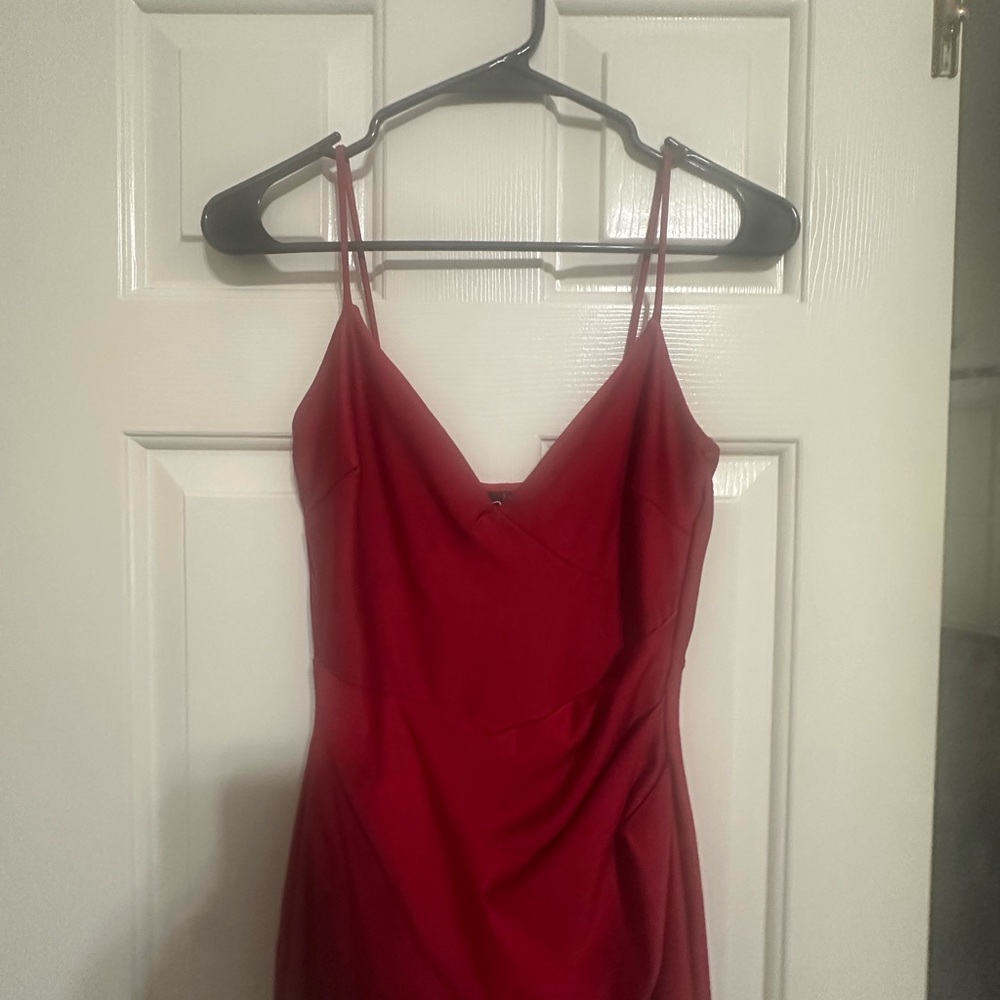 Elegant Red Spaghetti Strap Dress✨